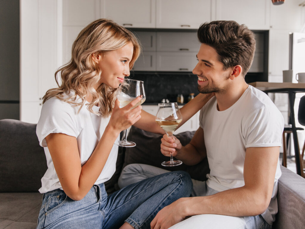 couple drinking wine